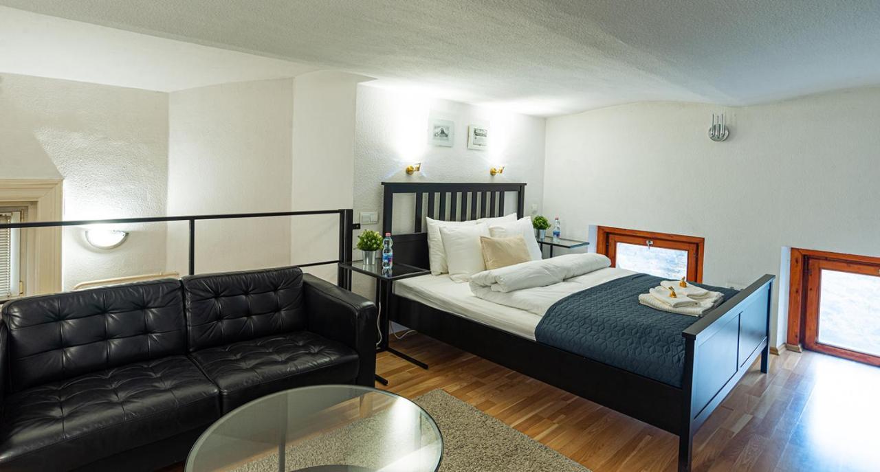 בודפשט Cosy Corner - Entire Apartment Near Oktogon מראה חיצוני תמונה